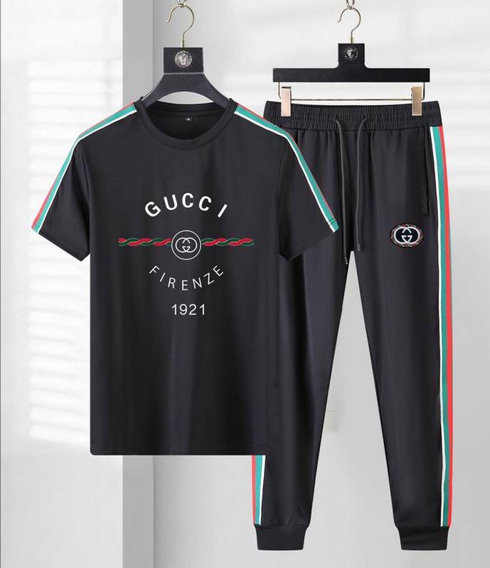 Gucci Men's Suits 473